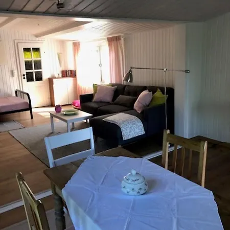 Holiday home Gemuetliches Blockhaus - Hundeparadies Am Wald *